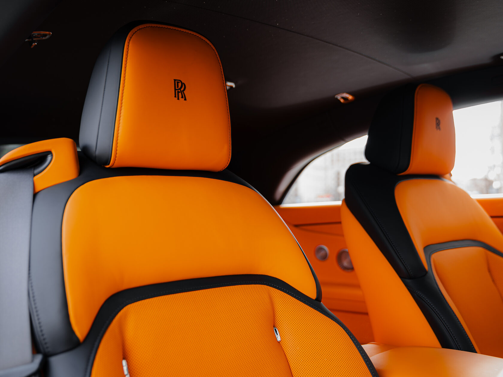 Rolls-Royce Spectre  <br>Diamond Black / Черный бриллиант