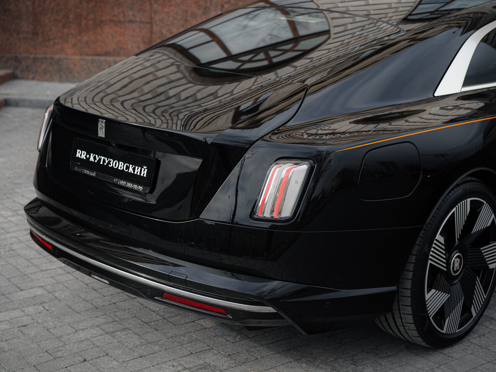 Rolls-Royce Spectre  <br>Diamond Black / Черный бриллиант