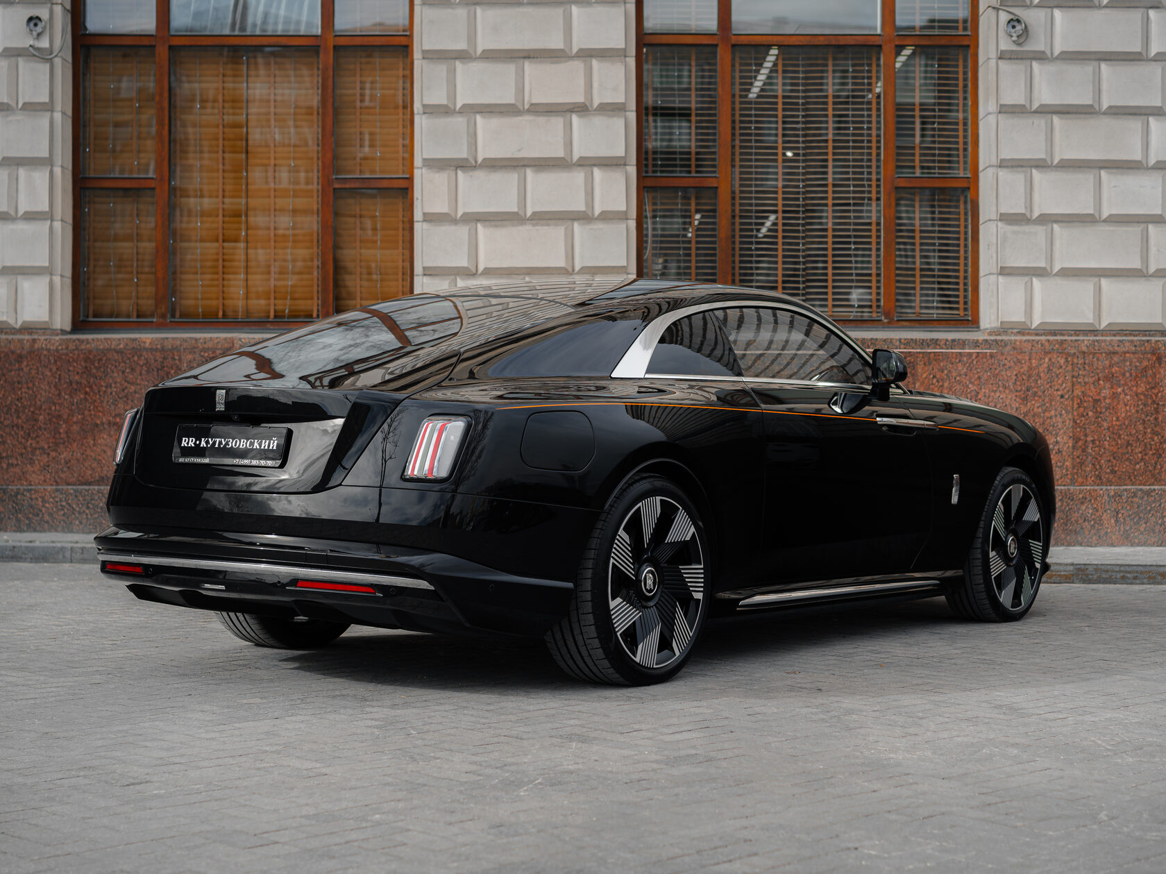 Rolls-Royce Spectre  <br>Diamond Black / Черный бриллиант