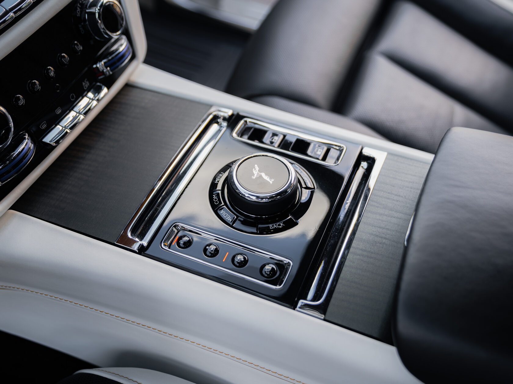 Rolls-Royce Ghost  <br>Diamond Black 
