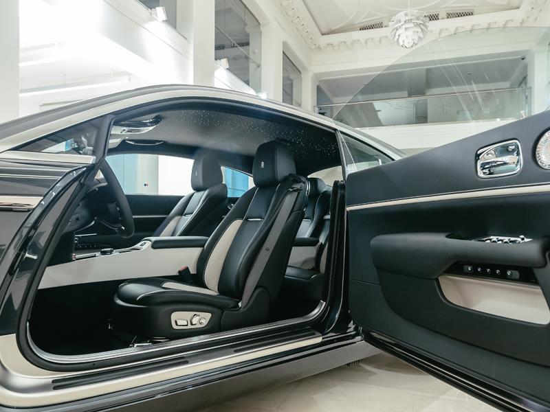 Rolls-Royce Wraith  <br>Darkest Tungsten / Jubilee Silver 