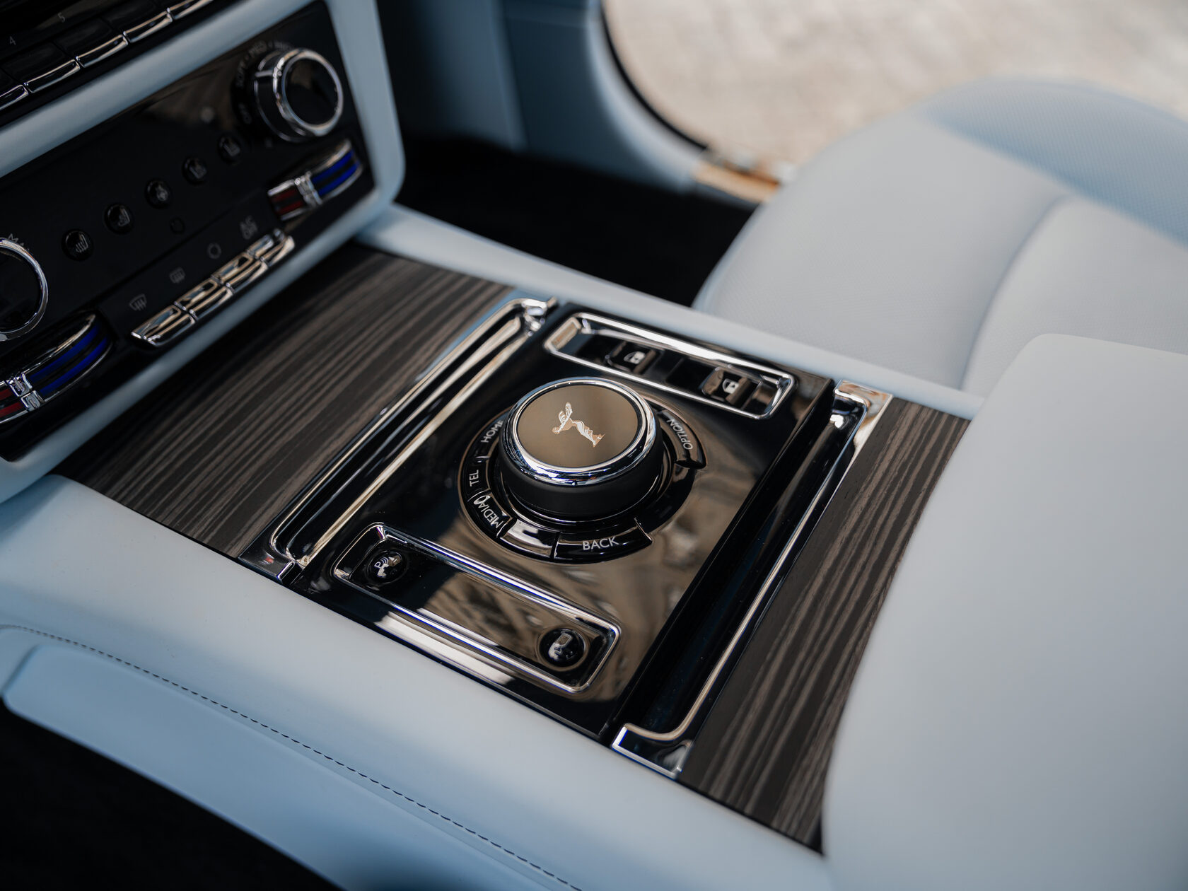 Rolls-Royce Spectre  <br>Black Diamond/ Черный