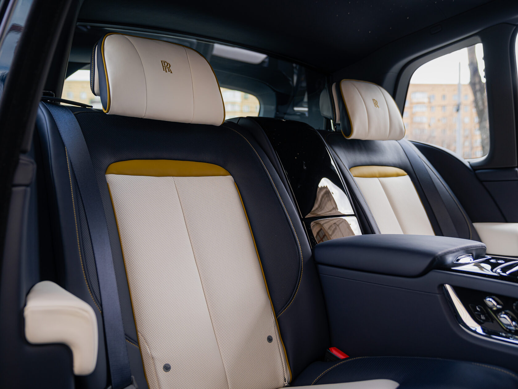 Rolls-Royce II Midnight Sapphire  <br>Midnight Sapphire 