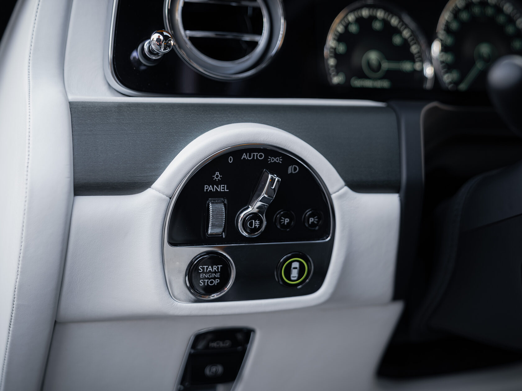 Rolls-Royce Ghost  <br>Diamond Black 