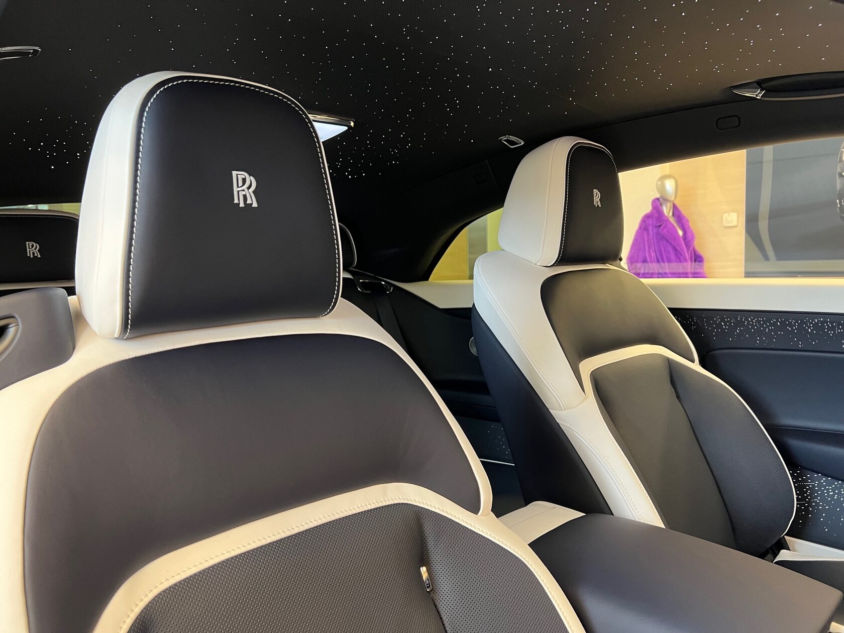 Rolls-Royce Spectre  <br>Midnight Sapphire 