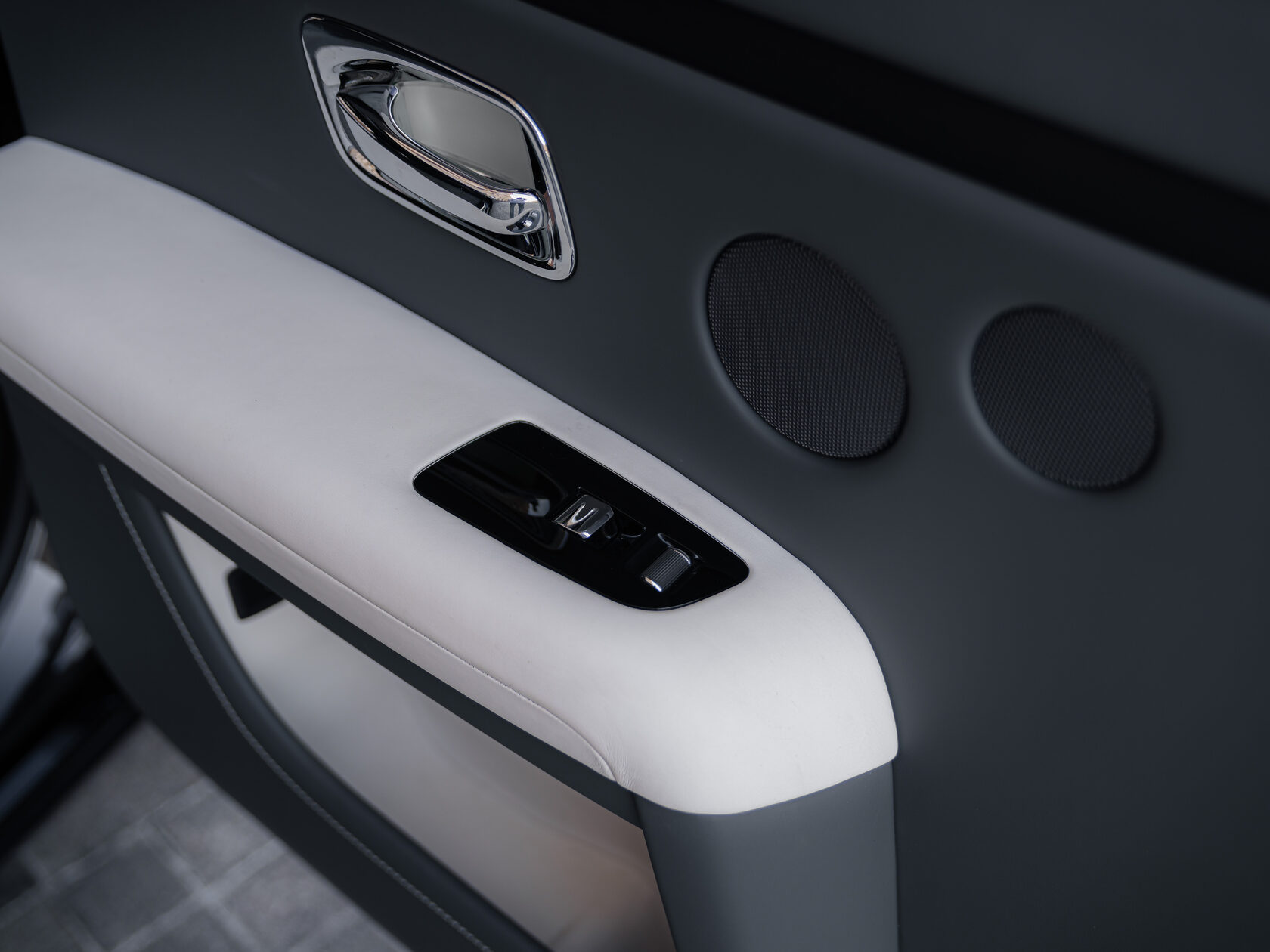 Rolls-Royce Ghost EXTENDED  <br>Graphite 
