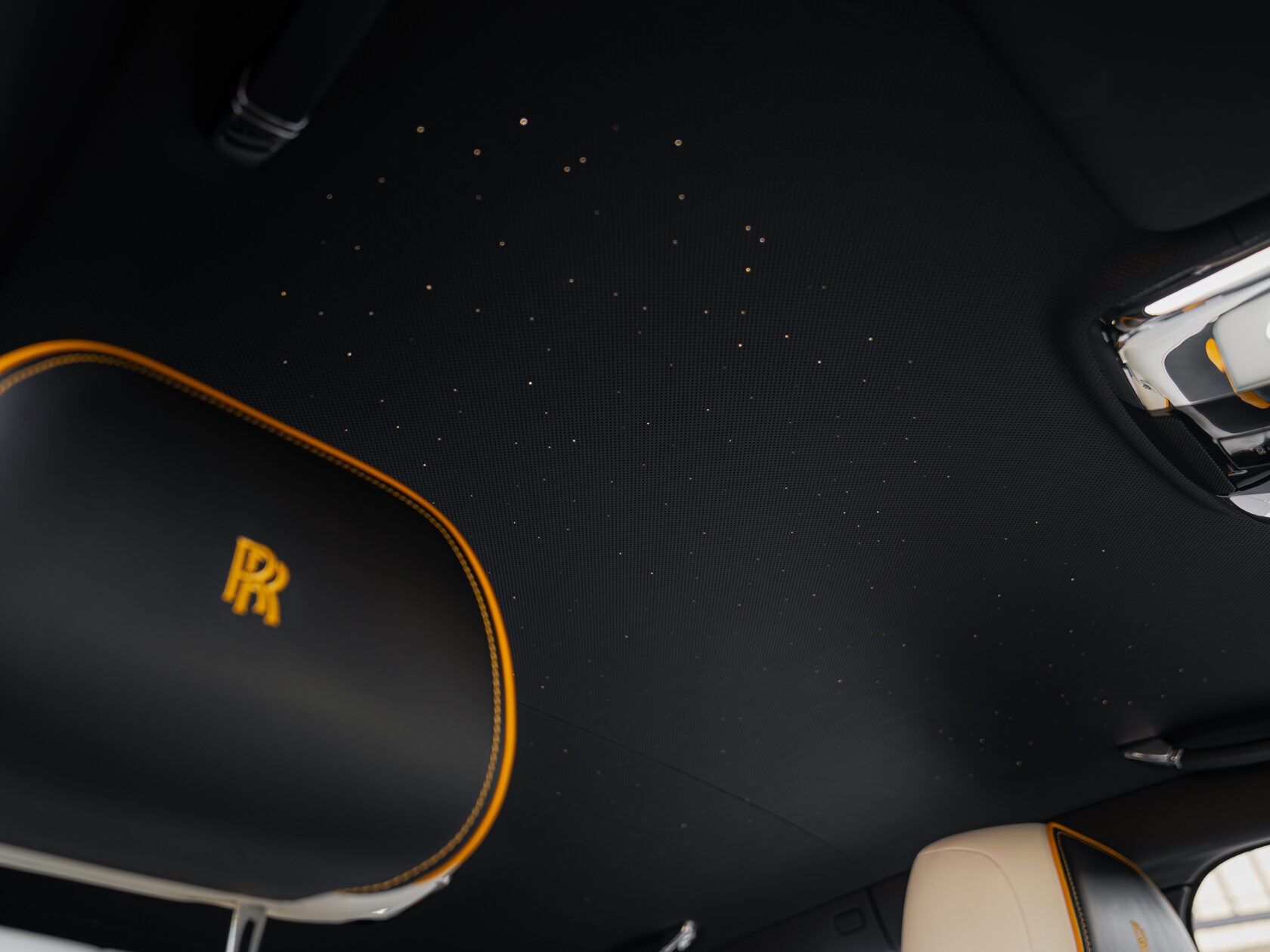 Rolls-Royce Ghost  <br>Diamond Black 