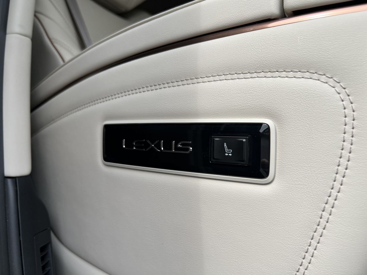 Rolls-Royce LM 2023 год <br>