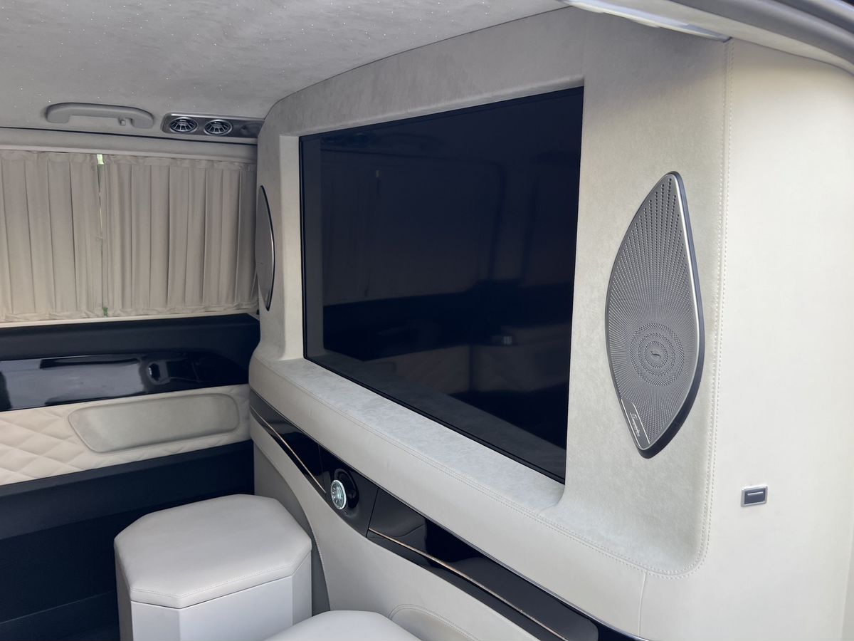 Rolls-Royce V-Класс  <br>Черный