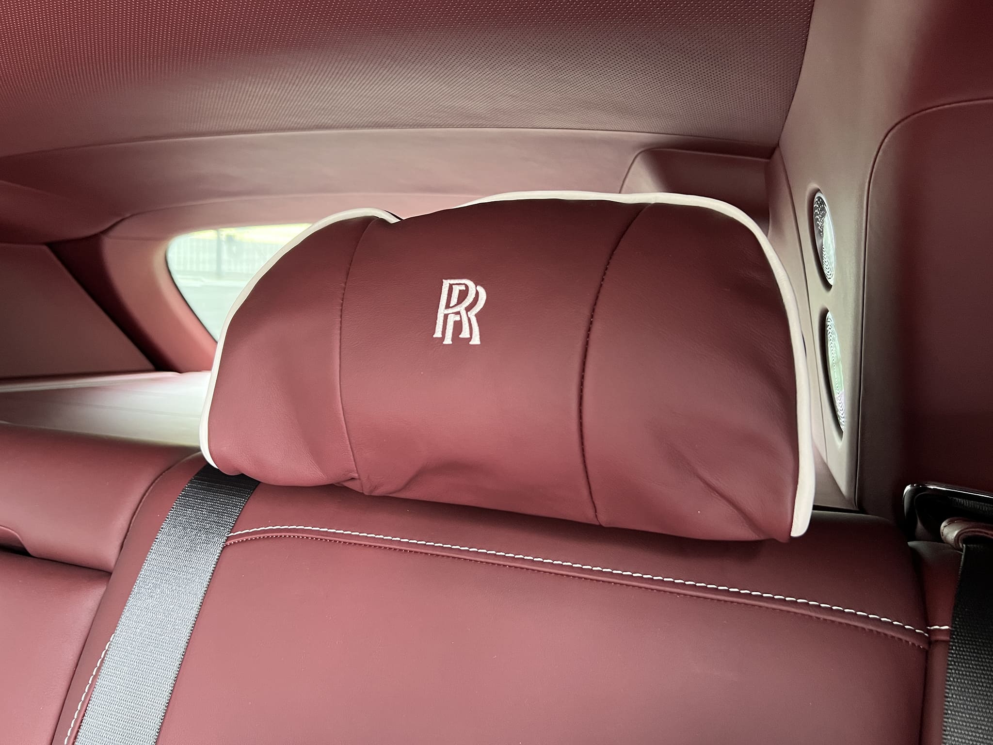 Rolls-Royce Cullinan 2019 год <br>Arctic White / Белый металлик