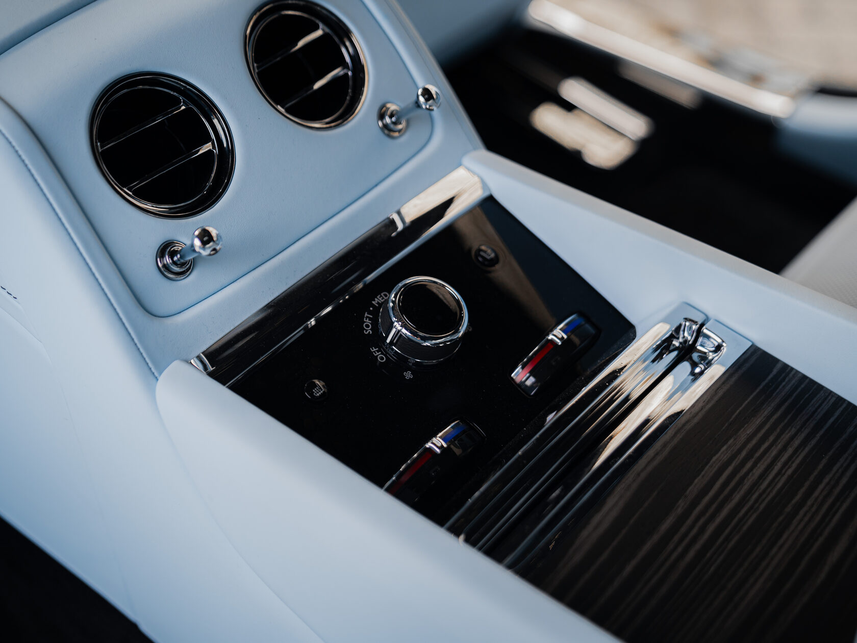 Rolls-Royce Spectre  <br>Black Diamond/ Черный