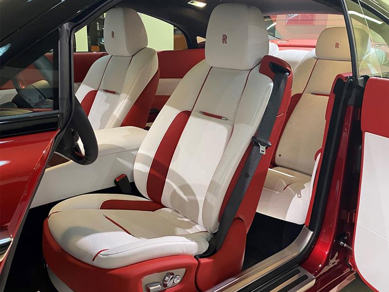 Rolls-Royce Wraith Black Badge  2021 год <br>Magma Red / Black Diamond 