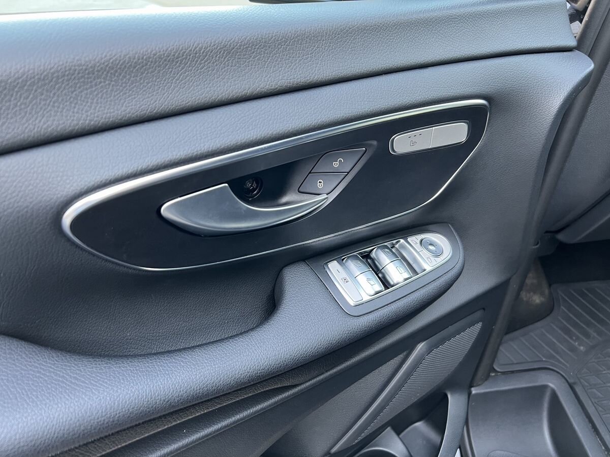 Rolls-Royce V-Класс  <br>Черный