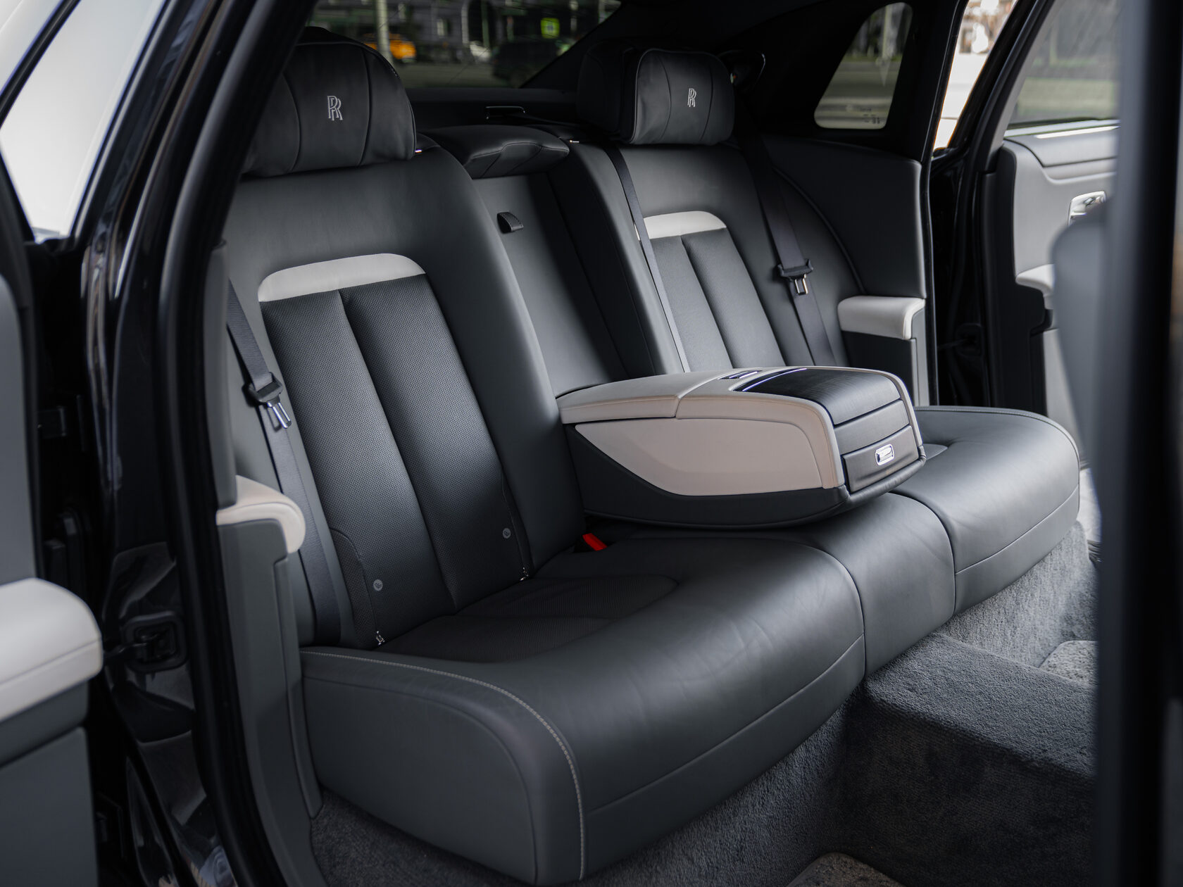 Rolls-Royce Ghost EXTENDED  <br>Graphite 