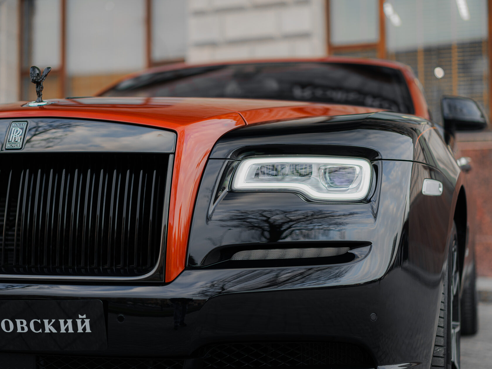 Rolls-Royce Black Badge Adamas  <br>Чёрный/Красный