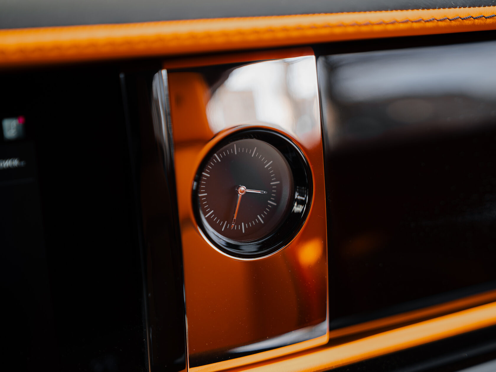 Rolls-Royce Spectre  <br>Diamond Black / Черный бриллиант