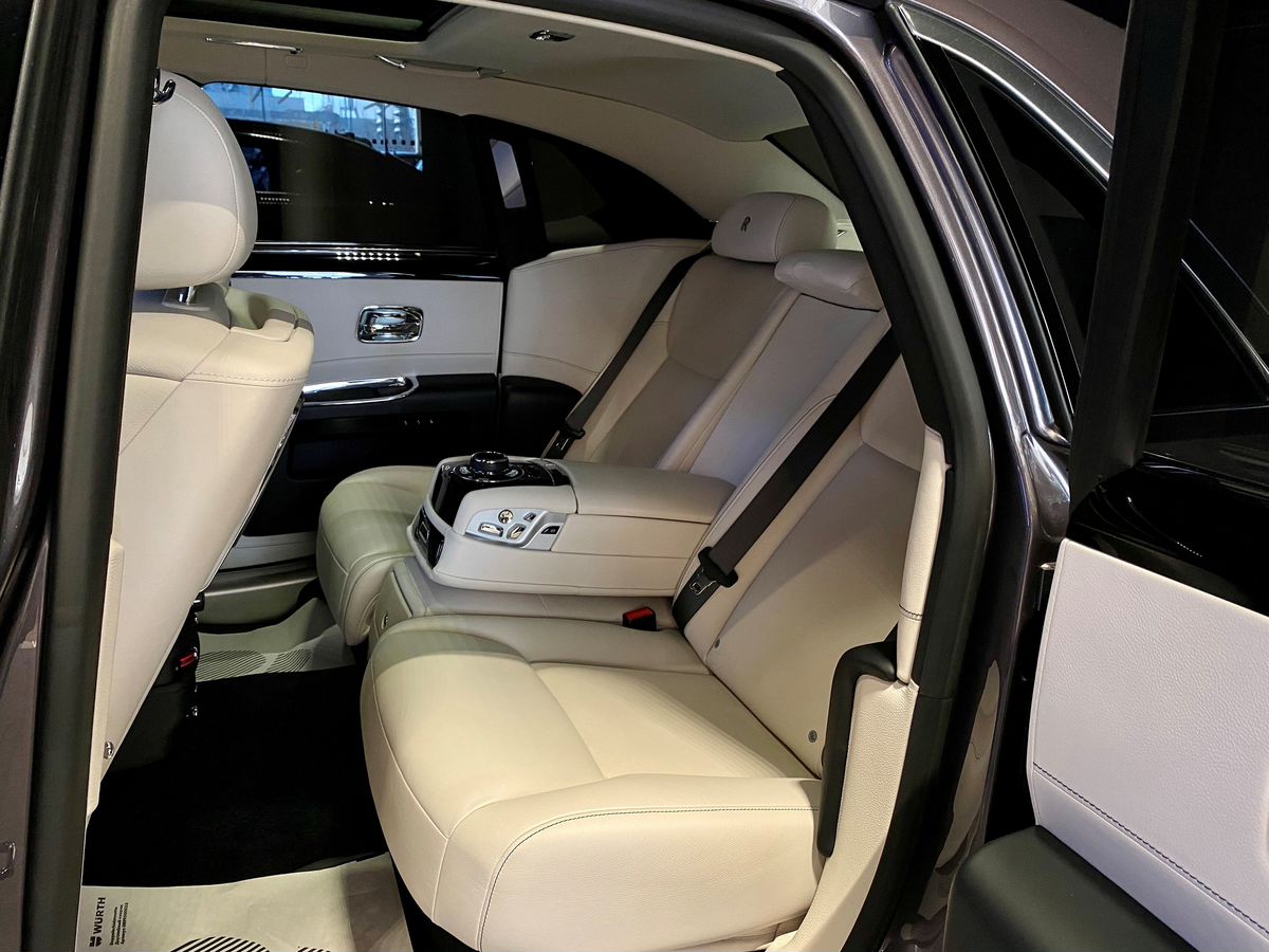 Rolls-Royce Ghost 2015 год <br>