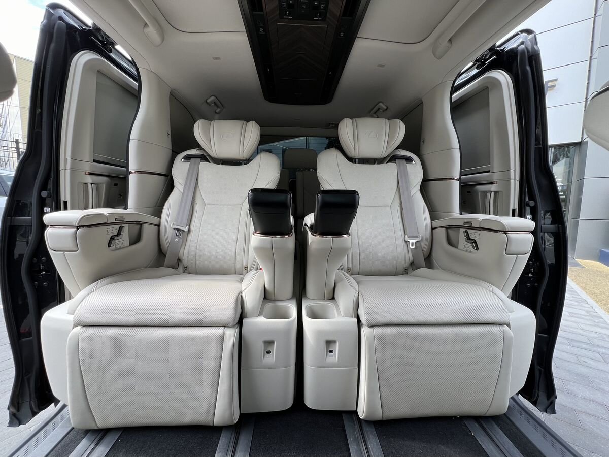 Rolls-Royce LM 2023 год <br>