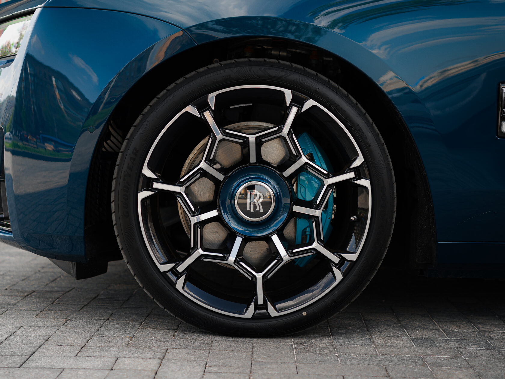 Rolls-Royce Ghost Black Badge Series II  <br>Mustique Blue 