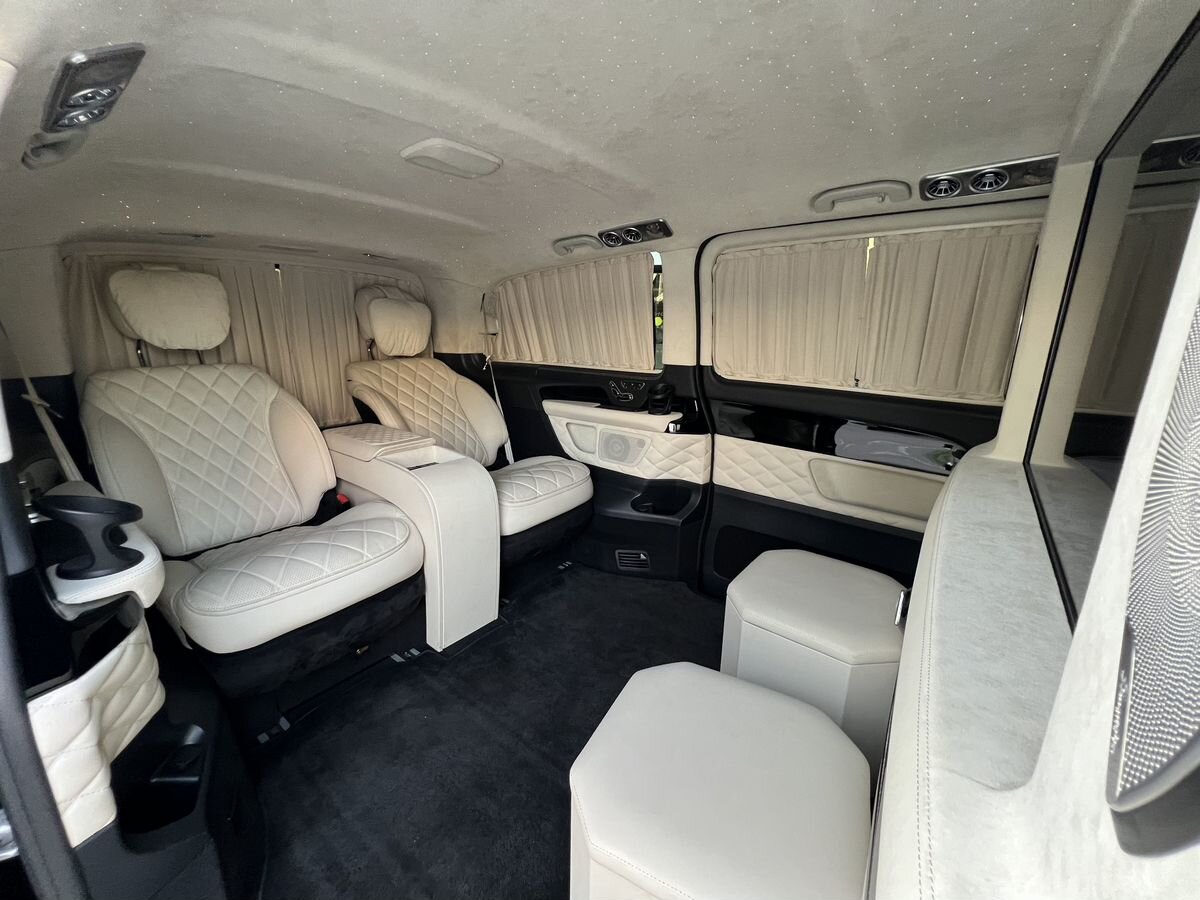 Rolls-Royce V-Класс  <br>Черный
