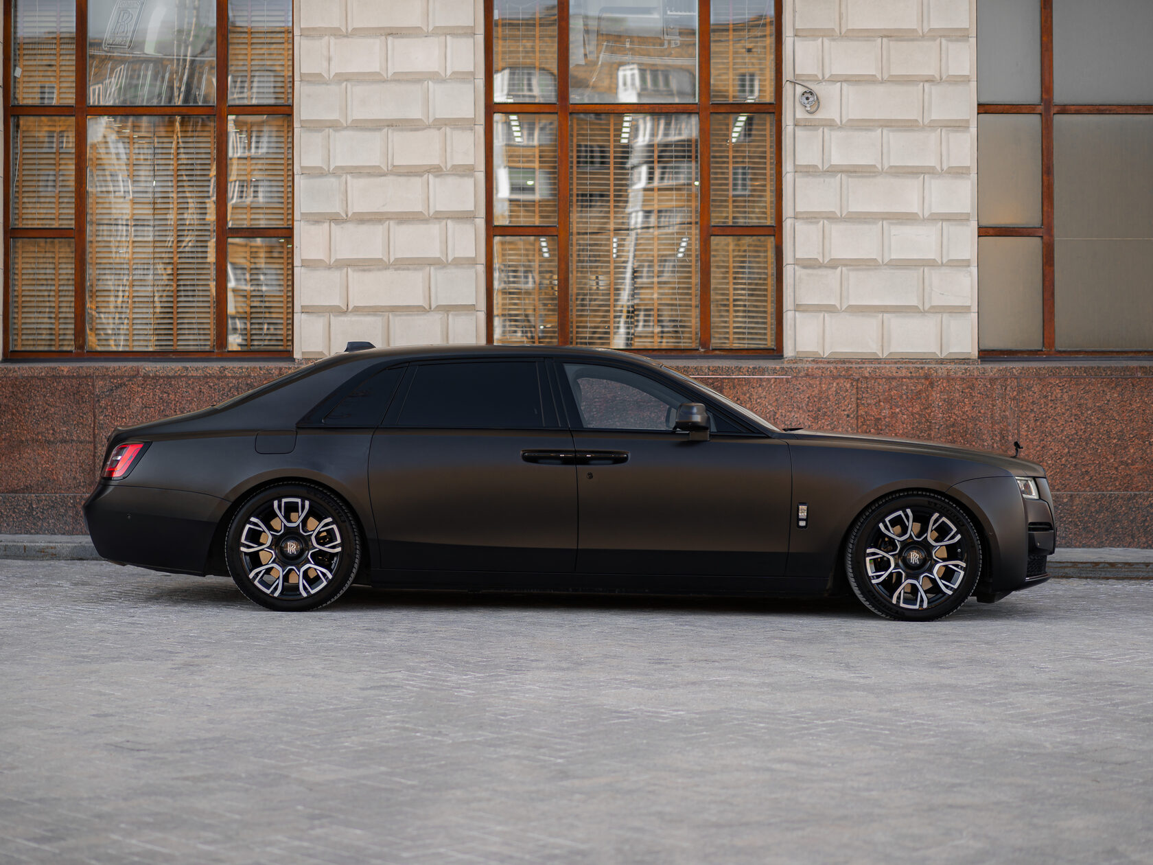 Rolls-Royce Ghost EXTENDED  <br>Graphite 