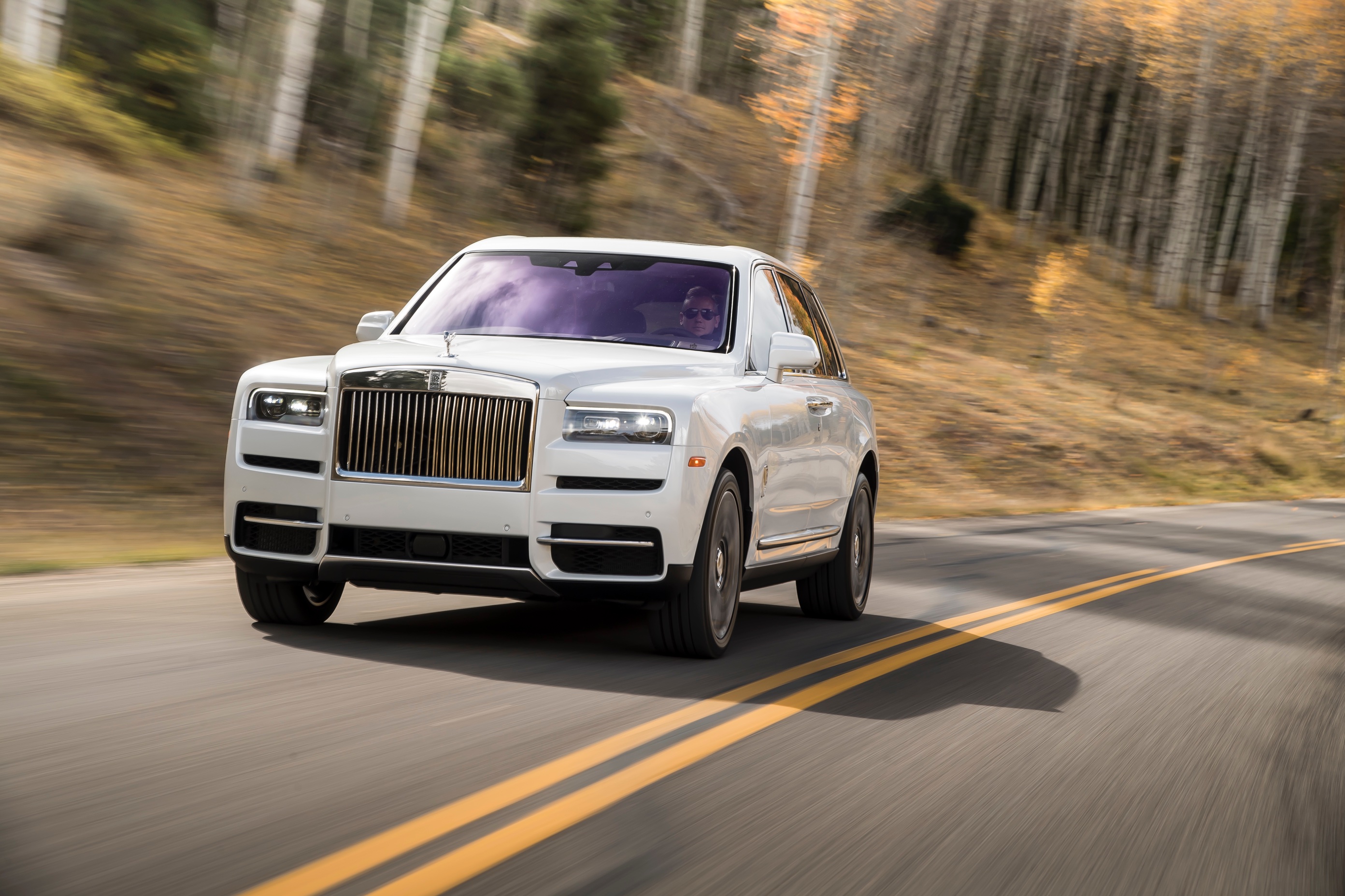 Роллс калина. Роллс Ройс джип 2022. Роллс Ройс Куллинан. Джип Rolls Royce Cullinan. Роллс Ройс Каллинан 2022.