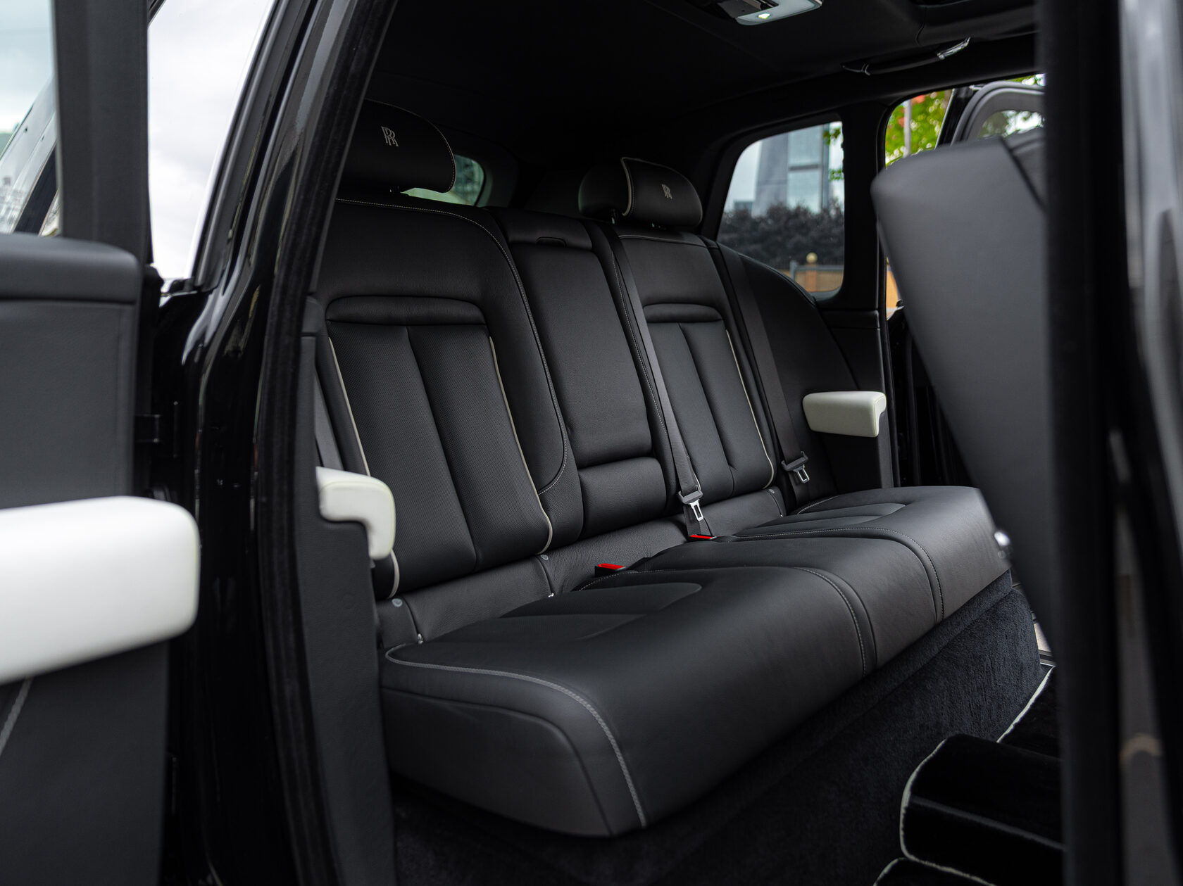 Rolls-Royce Cullinan 2019 год <br>Black Diamond