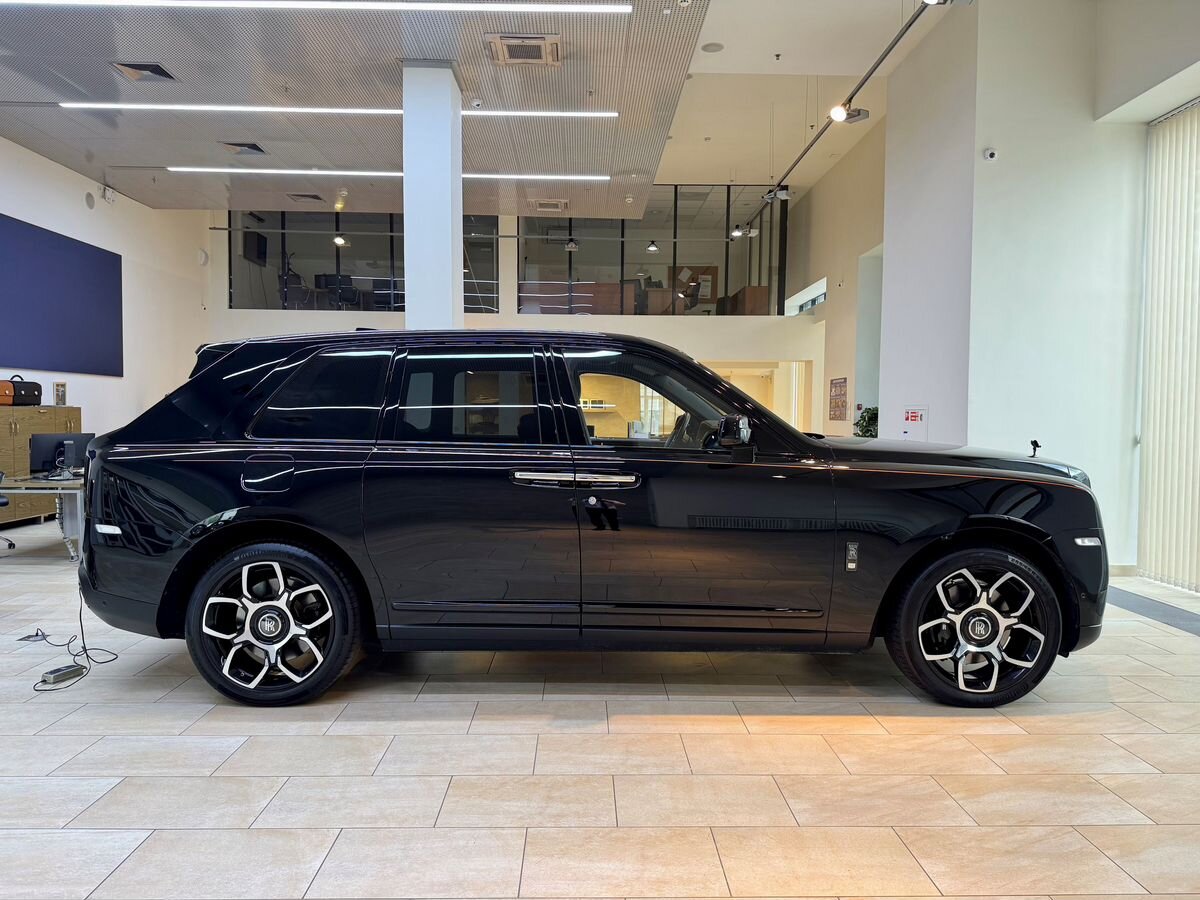 Rolls-Royce Cullinan  <br>Черный
