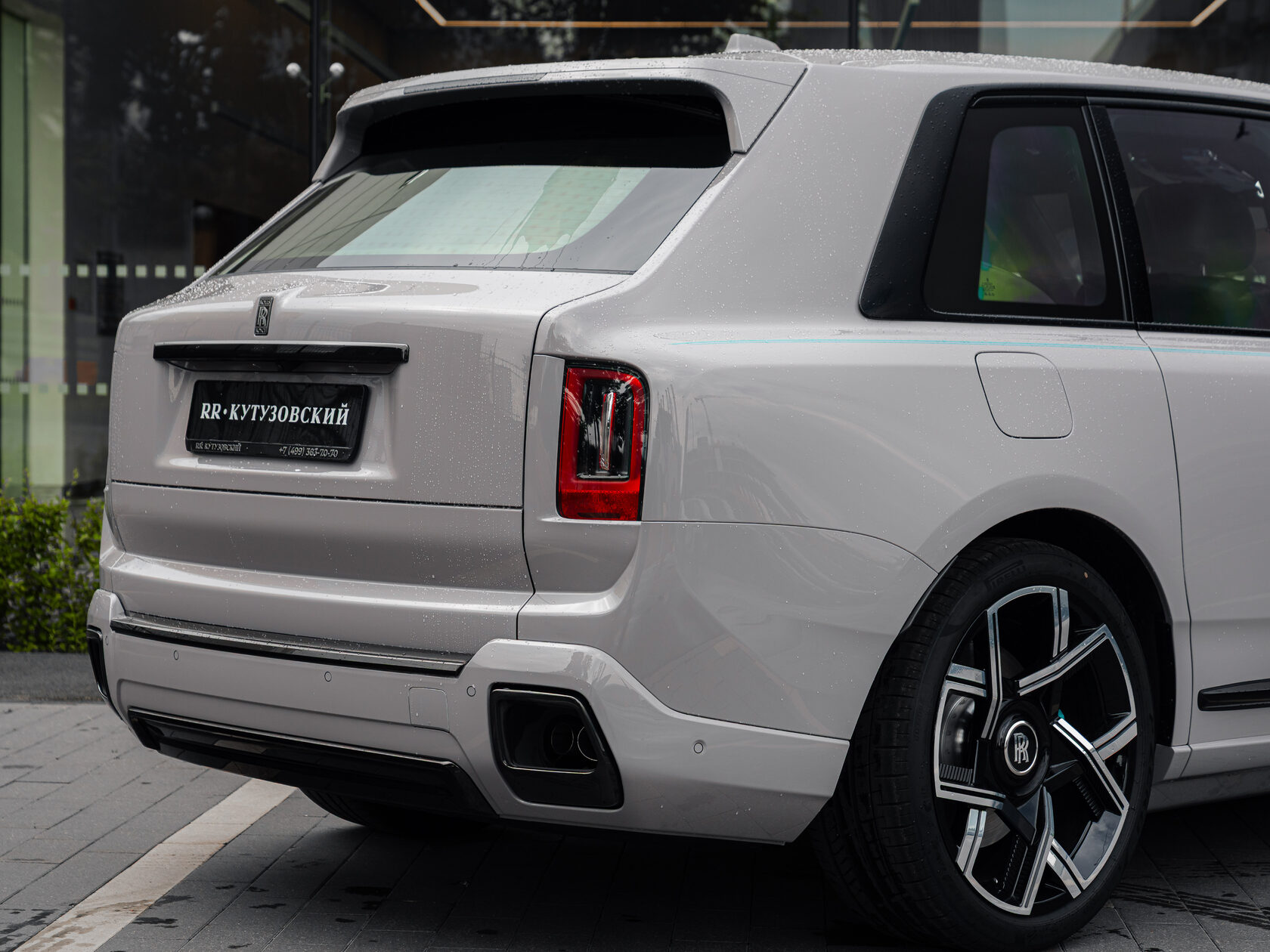 Rolls-Royce Cullinan Black Badge II  <br>Tempest Grey