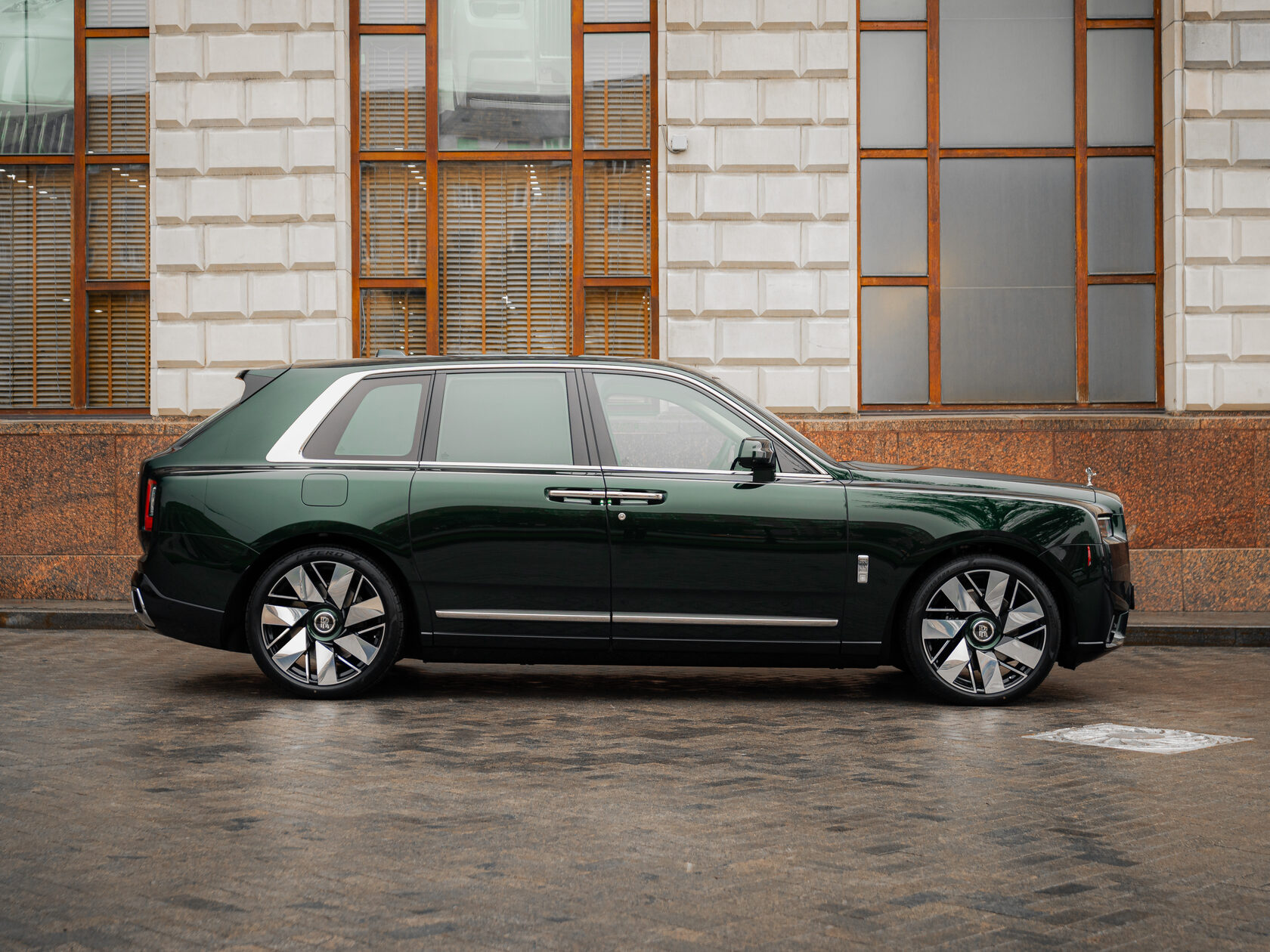 Rolls-Royce II Dark Emerald  <br>Dark Emerald 