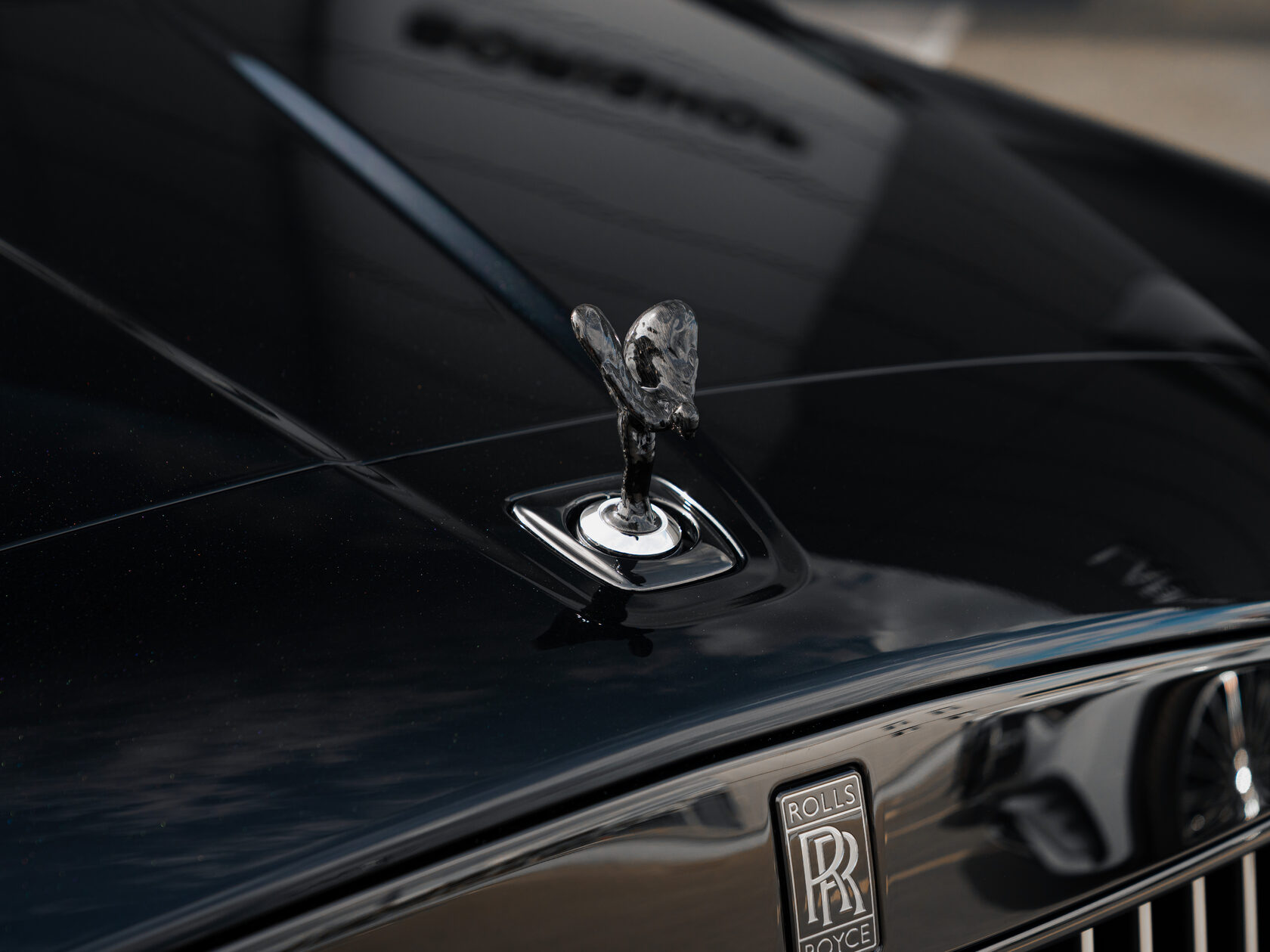 Rolls-Royce Cullinan Black Badge II  <br>Черный 