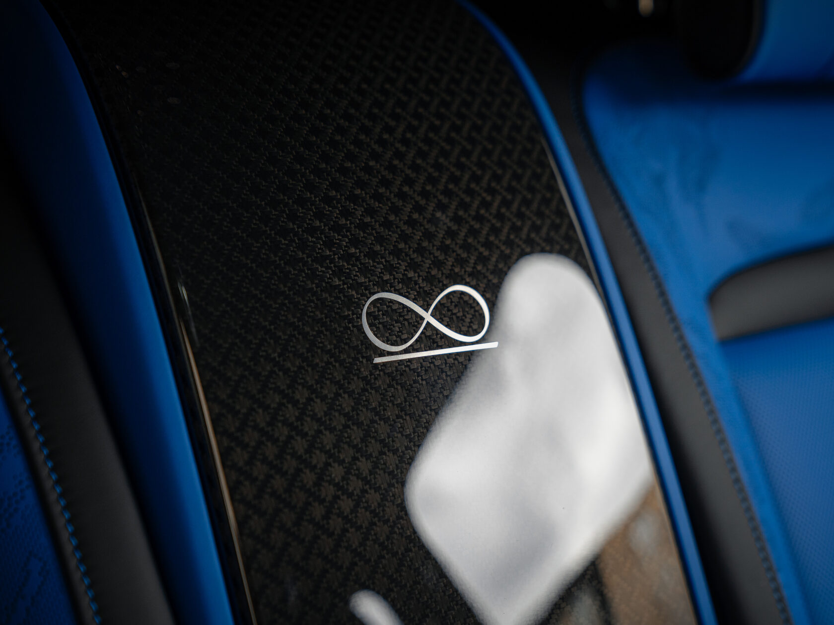 Rolls-Royce Cullinan Black Badge II  <br>Black