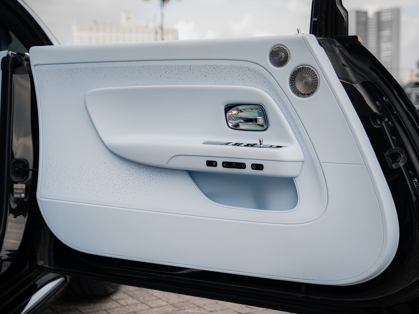 Rolls-Royce Spectre 2023 год <br>Black Diamond/ Черный