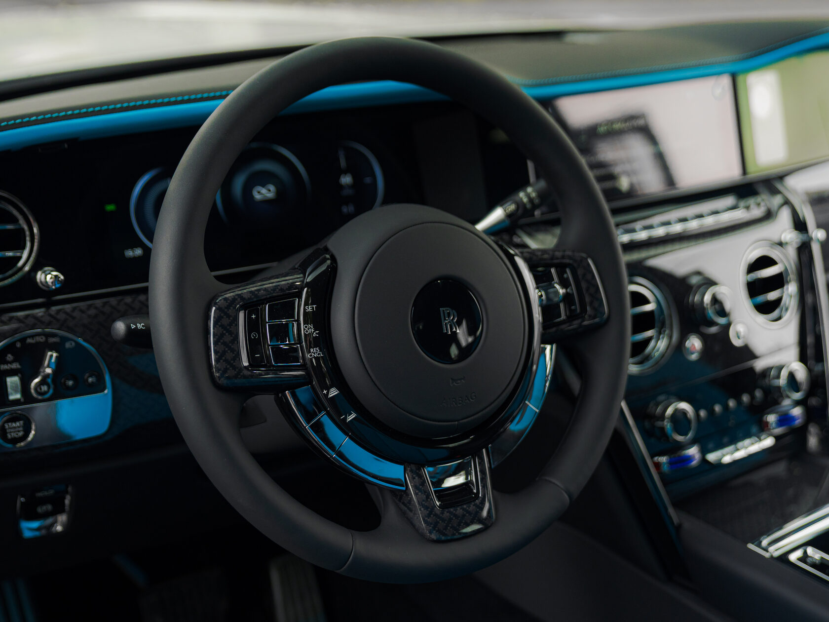 Rolls-Royce Cullinan Black Badge II  <br>Tempest Grey
