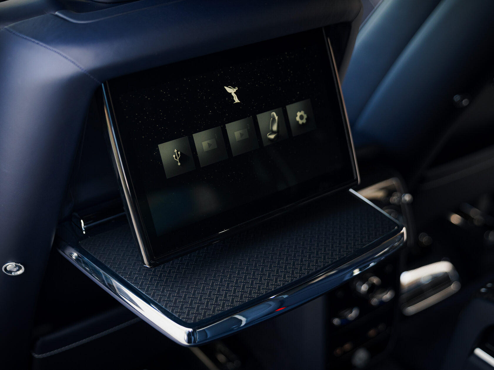 Rolls-Royce Cullinan Black Badge II  <br>Синий металлик 