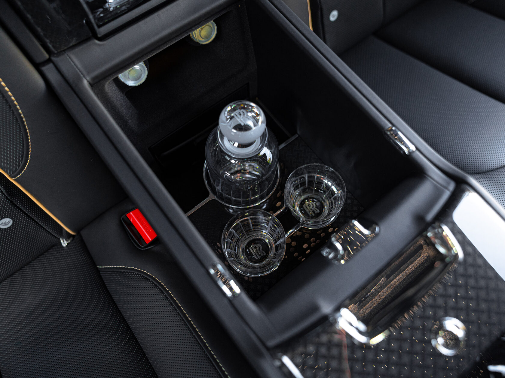 Rolls-Royce Cullinan Black Badge II  <br>Трюфель
