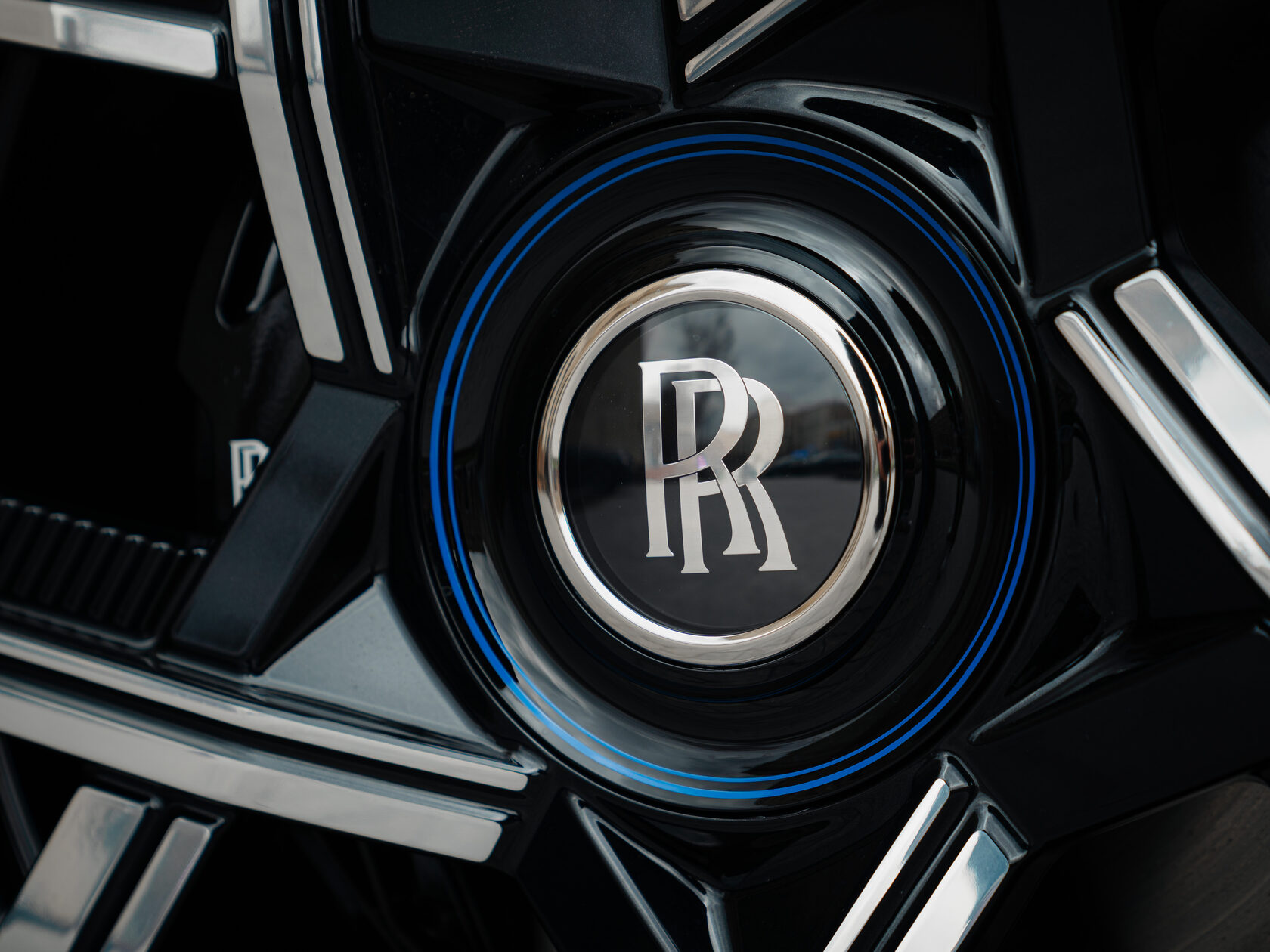 Rolls-Royce Cullinan Black Badge II  <br>Black