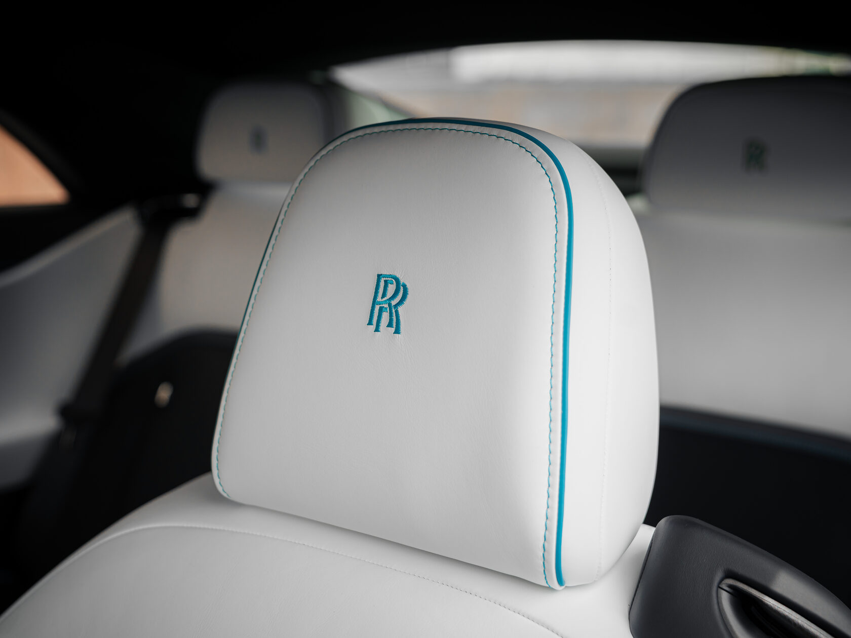 Rolls-Royce Black Badge Spectre  <br>Не указано