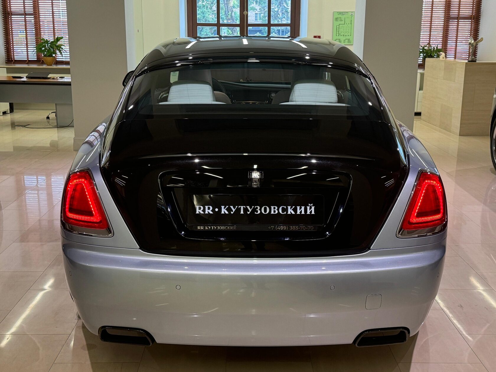 Rolls-Royce Wraith Black Badge Landspeed Collection  <br>Черный/ Небесноголубой