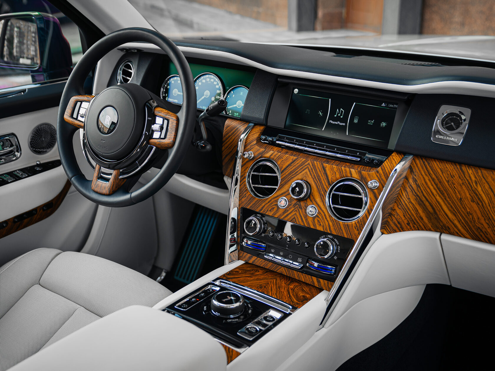 Rolls-Royce Cullinan  <br>Не указано