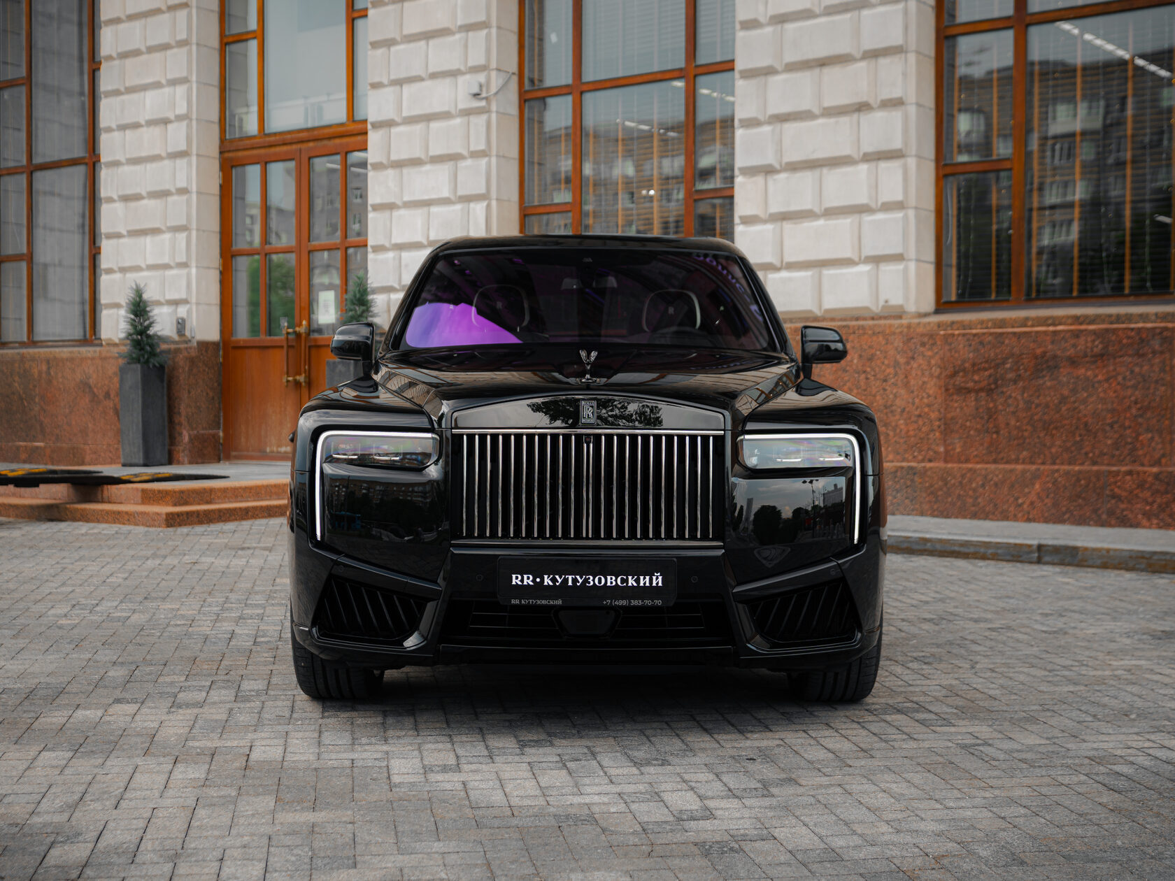 Rolls-Royce Cullinan Black Badge II  <br>Черный 