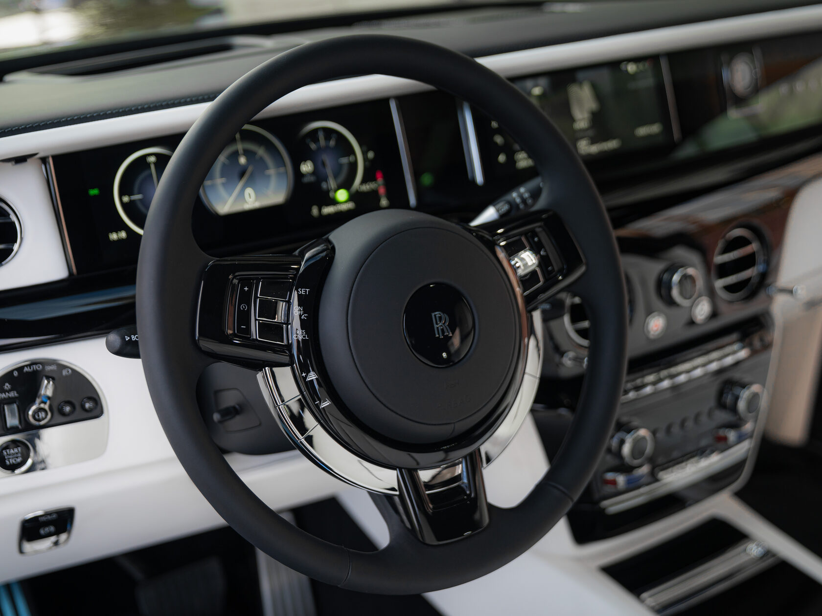 Rolls-Royce Phantom Extended  <br>Black Diamond 