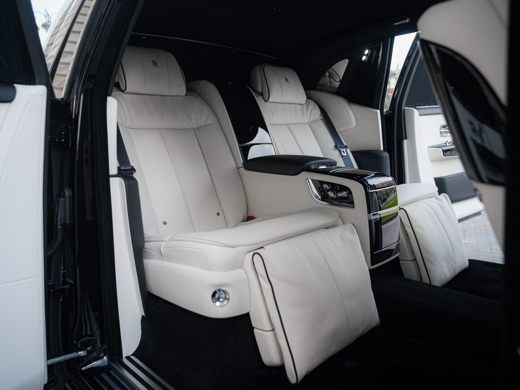Rolls-Royce Phantom Extended  <br>Black Diamond 