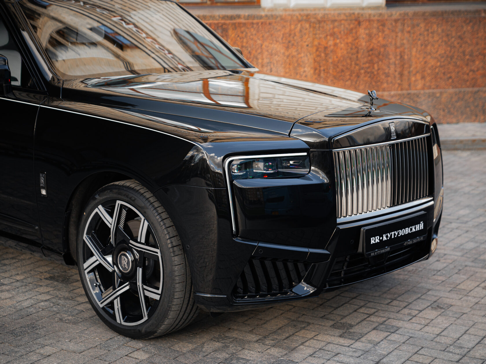 Rolls-Royce Cullinan Black Badge II 2025 год <br>Черный 