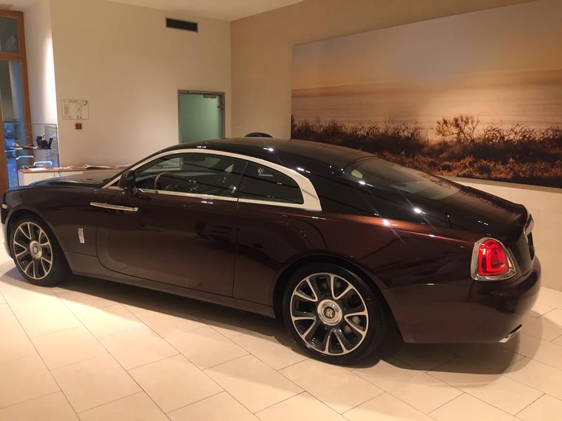 Rolls-Royce Wraith  <br>Bohemian Red / Black Diamond 