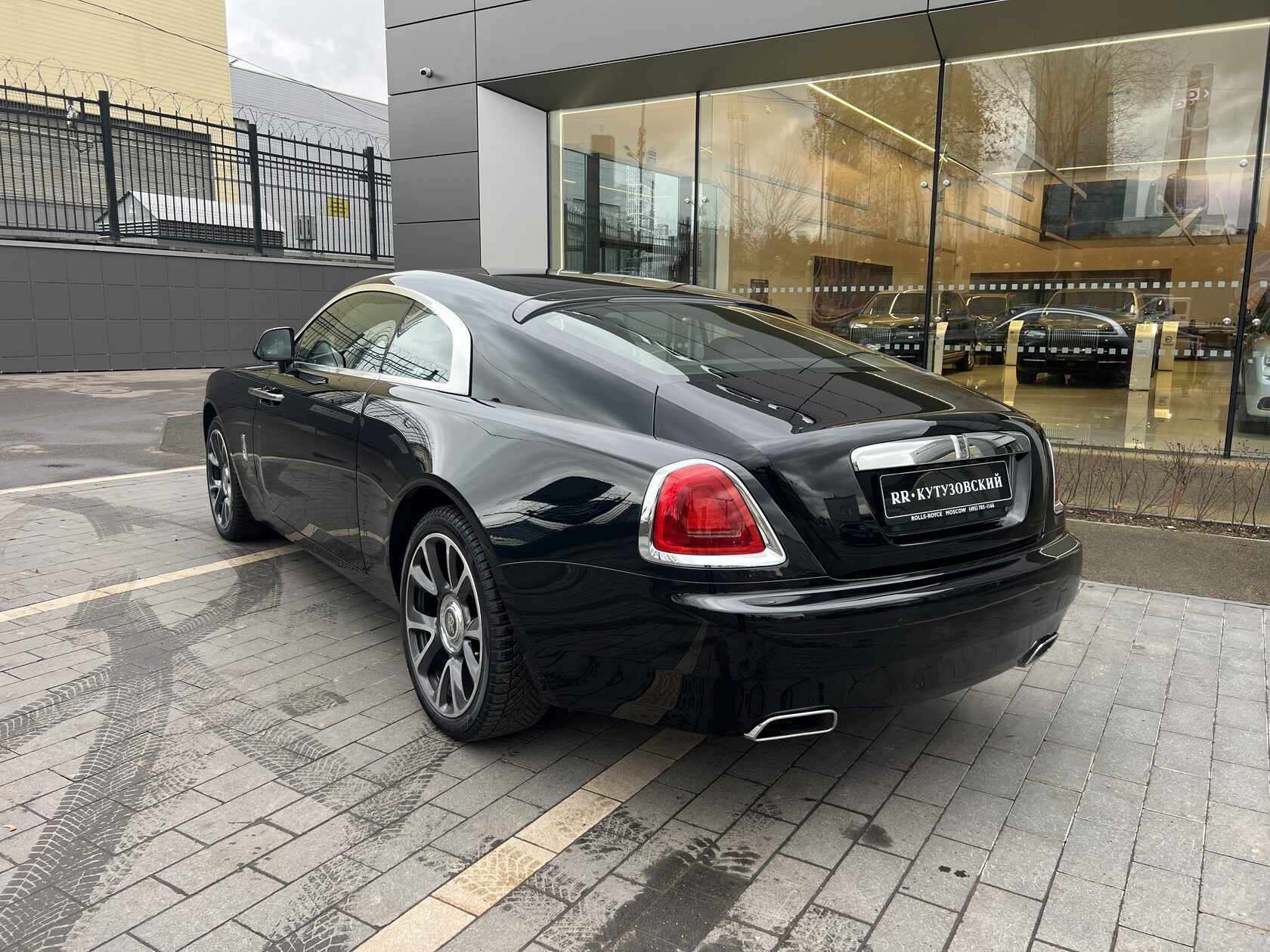 Rolls-Royce Wraith 2019 год <br>Черный
