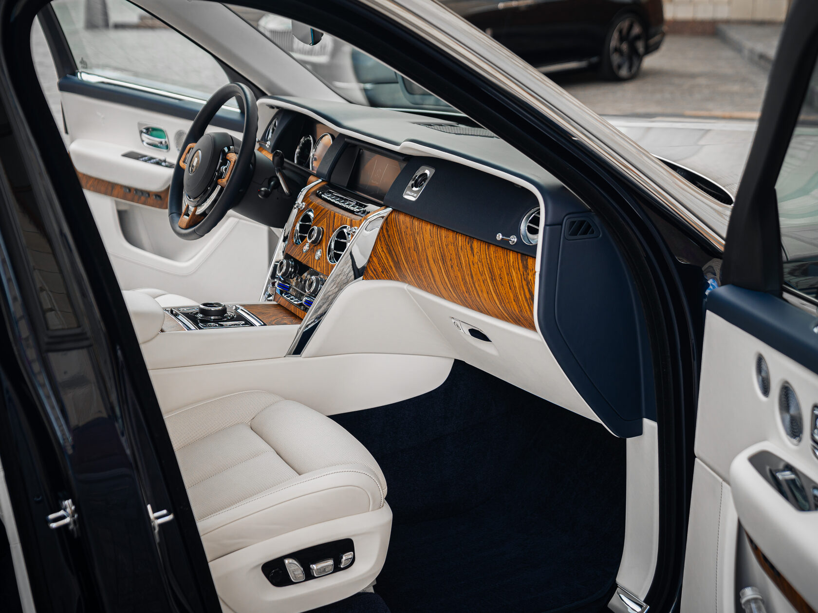 Rolls-Royce Cullinan  <br>Не указано