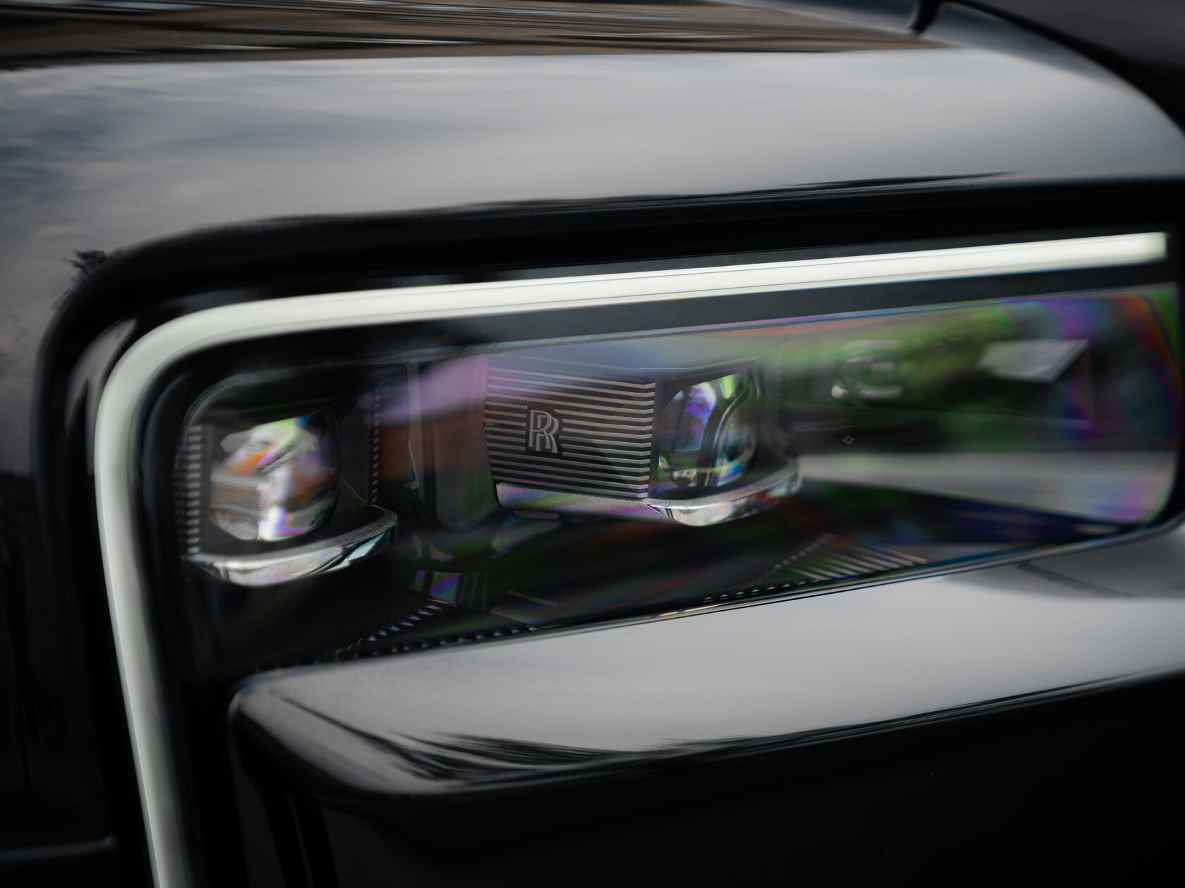 Rolls-Royce Cullinan Black Badge II  <br>Черный 
