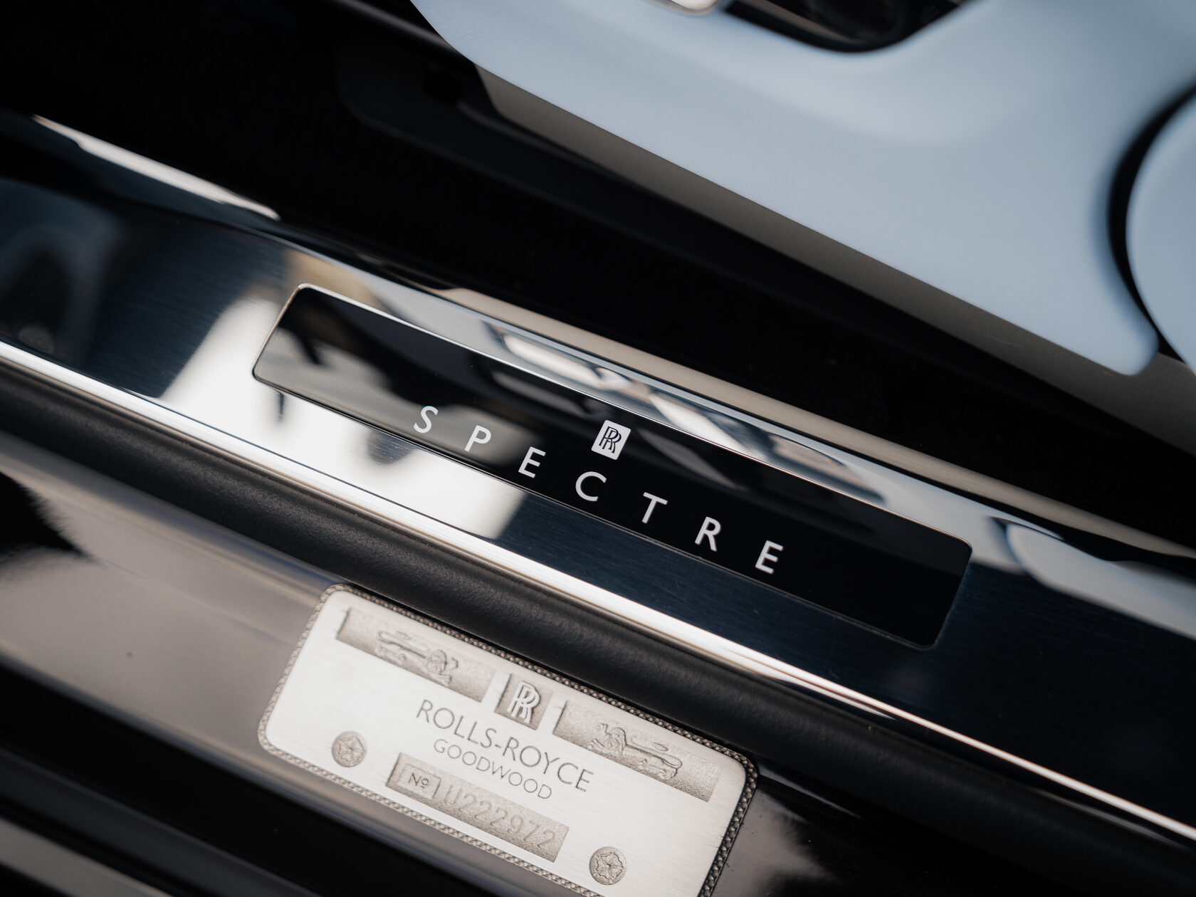 Rolls-Royce Spectre 2023 год <br>Black Diamond/ Черный