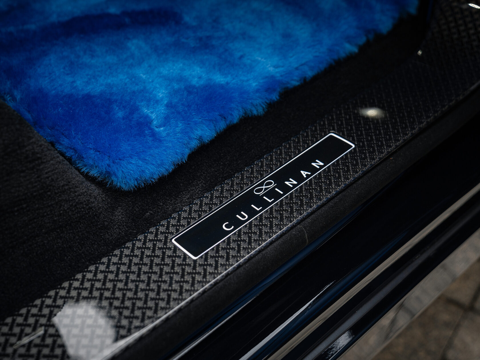 Rolls-Royce Cullinan Black Badge II  <br>Black